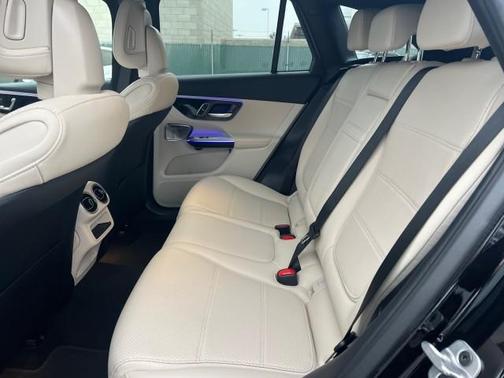 Obsidian Black Metallic 2026 Mercedes-Benz GLC 300 Base