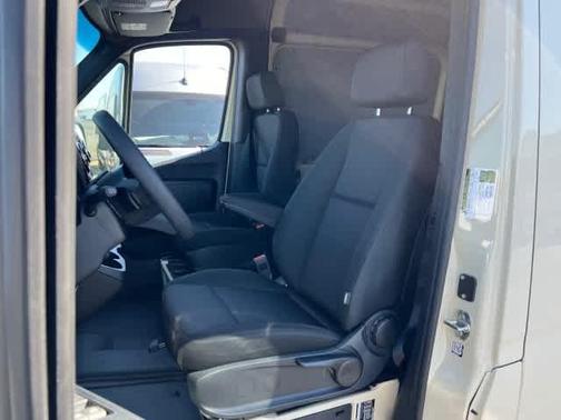 2025 Mercedes-Benz Sprinter 2500