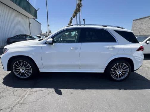 Polar White 2026 Mercedes-Benz GLE 450e Base 4MATIC