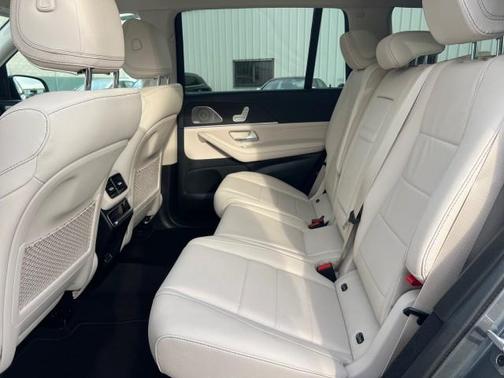 2026 Mercedes-Benz GLS 450 4MATIC