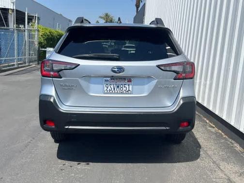 Ice Silver Metallic 2025 Subaru Outback Premium