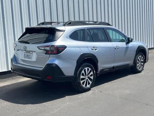 Ice Silver Metallic 2025 Subaru Outback Premium