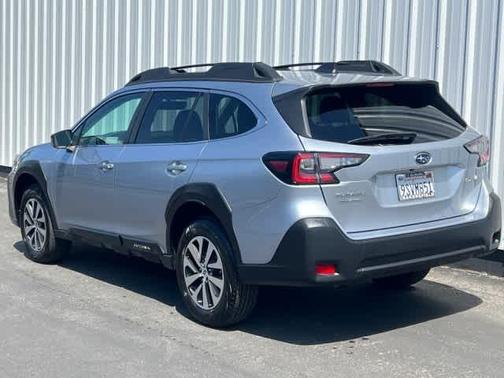 Ice Silver Metallic 2025 Subaru Outback Premium