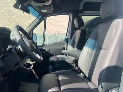 2025 Mercedes-Benz Sprinter 2500 