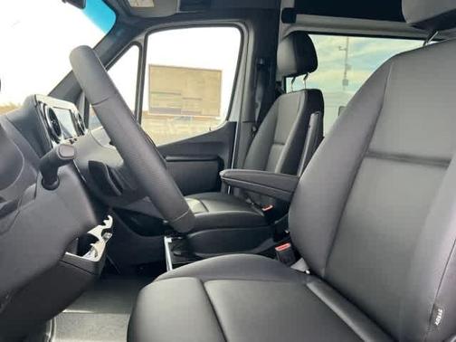 Arctic White 2026 Mercedes-Benz Sprinter 2500