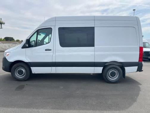 Arctic White 2026 Mercedes-Benz Sprinter 2500