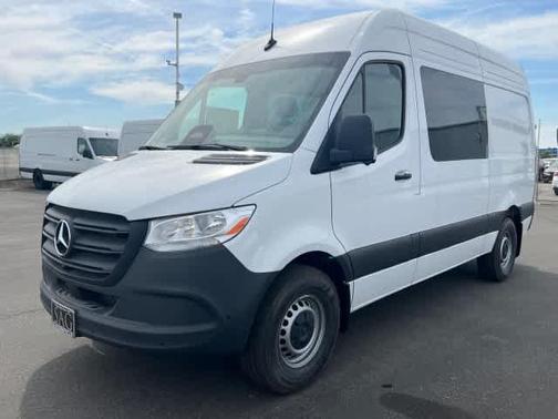 Arctic White 2026 Mercedes-Benz Sprinter 2500