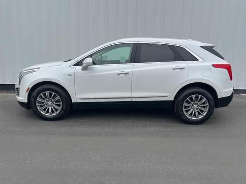 Crystal White Tri-Coat 2019 Cadillac XT5 Luxury
