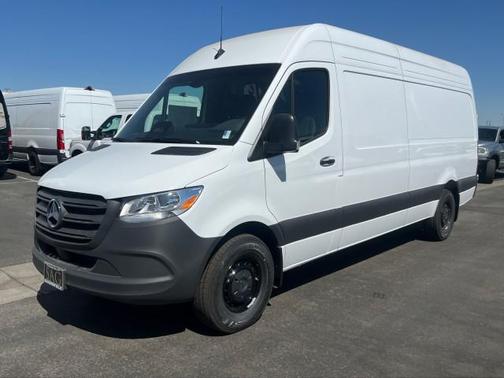 2025 Mercedes-Benz Sprinter 2500