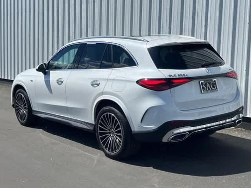 MANUFAKTUR Moonlight White Metallic 2025 Mercedes-Benz GLC 350e Base 4MATIC