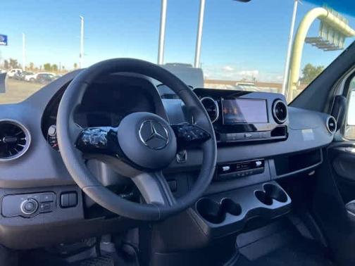 2025 Mercedes-Benz Sprinter 2500