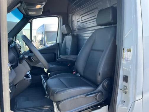 2025 Mercedes-Benz Sprinter 2500