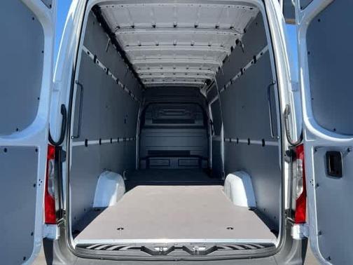 2025 Mercedes-Benz Sprinter 2500