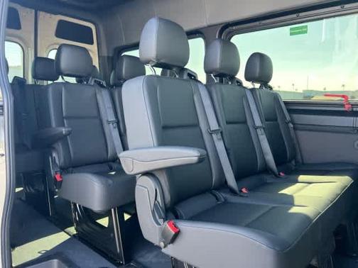 2025 Mercedes-Benz Sprinter 2500 144 WB Standard Roof Passenger