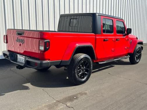 2022 Jeep Gladiator Sport