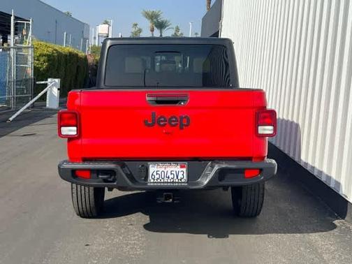 2022 Jeep Gladiator Sport