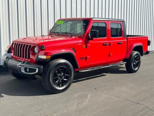 2022 Jeep Gladiator Sport