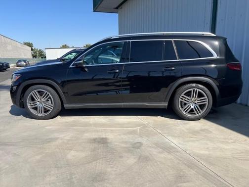 2025 Mercedes-Benz GLS 450 4MATIC