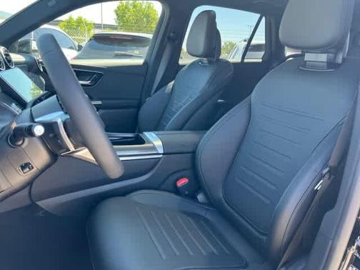 2025 Mercedes-Benz GLC 350e Base 4MATIC
