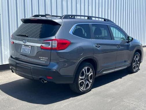 Magnetite Gray Metallic 2025 Subaru Ascent Limited