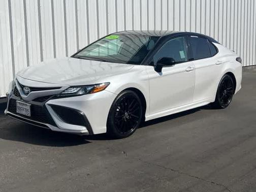 2022 Toyota Camry Hybrid XSE