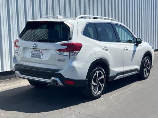 Crystal White Pearl 2023 Subaru Forester Touring