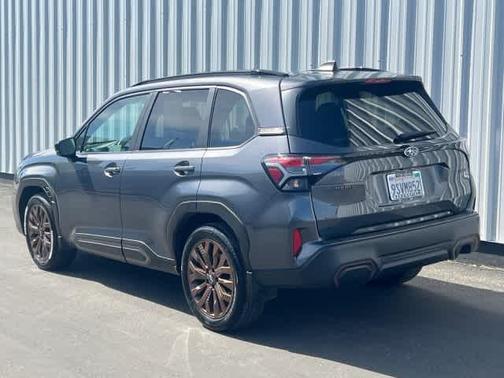 Magnetite Gray Metallic 2025 Subaru Forester Sport