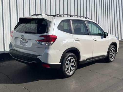 2022 Subaru Forester Premium