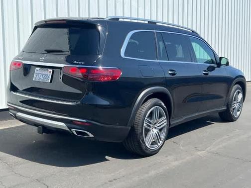 2025 Mercedes-Benz GLS 450 4MATIC