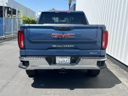 Metallic 2024 GMC Sierra 1500 SLT