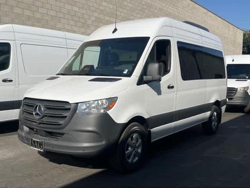 2025 Mercedes-Benz Sprinter 2500 144 WB Standard Roof Passenger