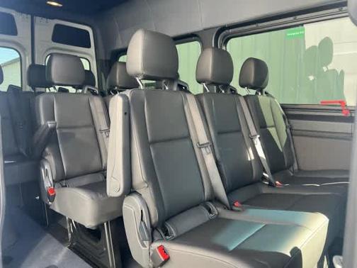 2025 Mercedes-Benz Sprinter 2500 144 WB Standard Roof Passenger