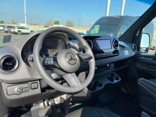2025 Mercedes-Benz Sprinter 2500