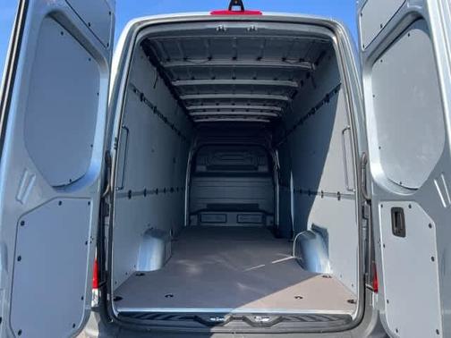 2025 Mercedes-Benz Sprinter 2500