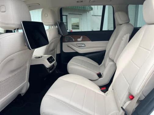 2026 Mercedes-Benz GLS 450