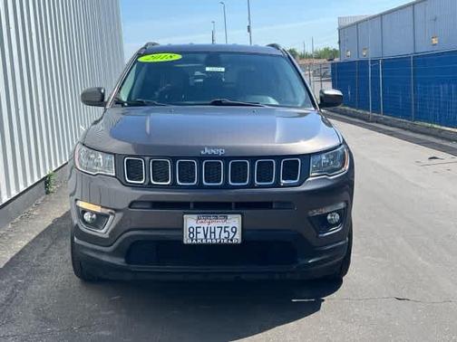 Granite Crystal Clearcoat Metallic 2018 Jeep Compass Latitude