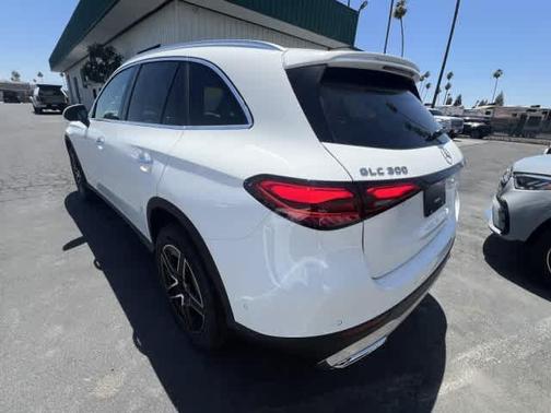Polar White 2026 Mercedes-Benz GLC 300 Base