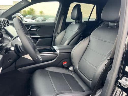 2026 Mercedes-Benz GLC 300 Base