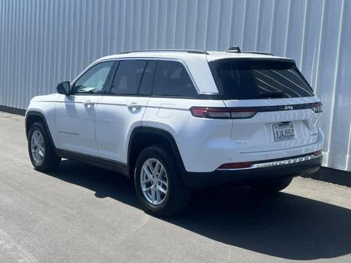 2024 Jeep Grand Cherokee Laredo X