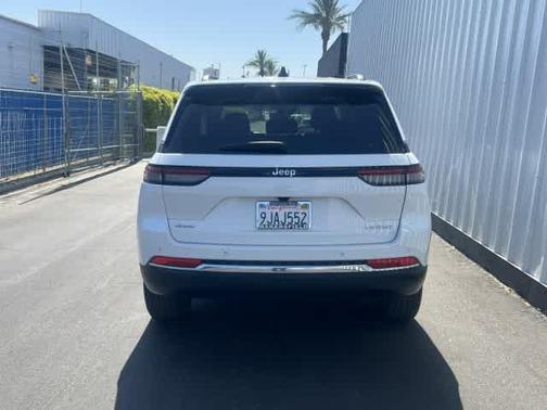 2024 Jeep Grand Cherokee Laredo X