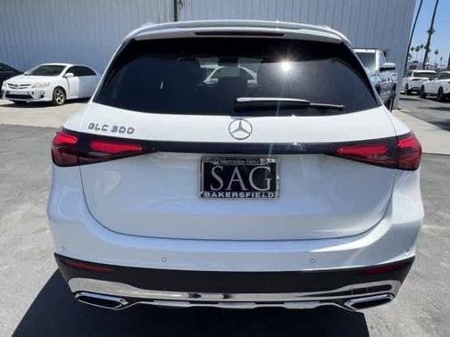 Polar White 2026 Mercedes-Benz GLC 300 Base