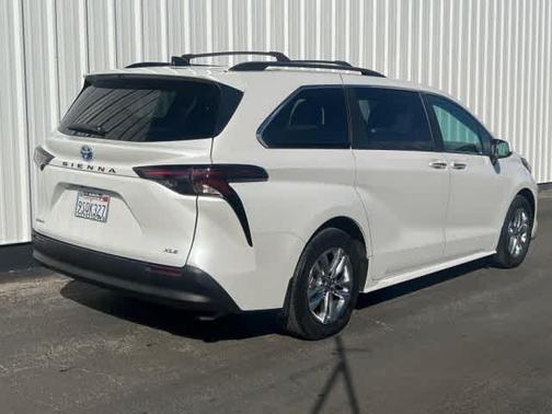 2025 Toyota Sienna XLE