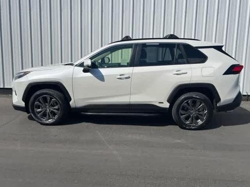 2022 Toyota RAV4 Hybrid XLE Premium