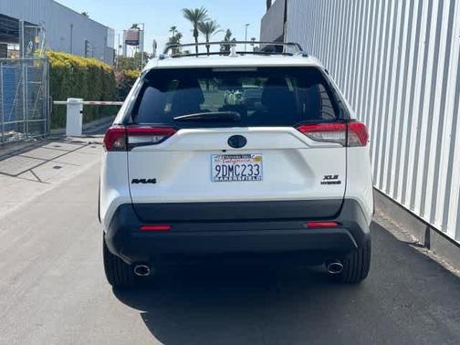 2022 Toyota RAV4 Hybrid XLE Premium