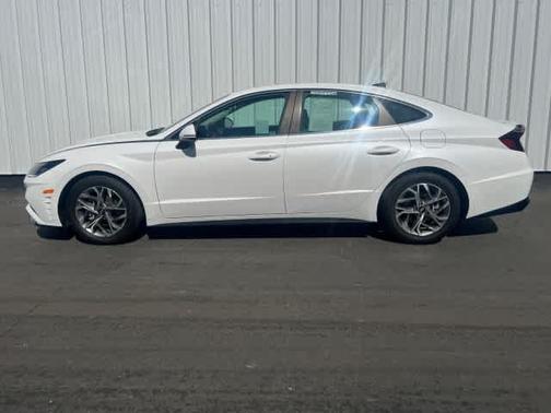 2022 Hyundai SONATA SEL