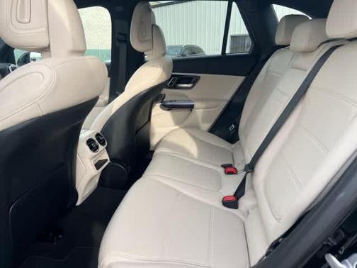 2026 Mercedes-Benz GLC 300 Base