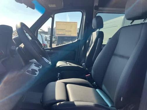 2025 Mercedes-Benz Sprinter 2500 