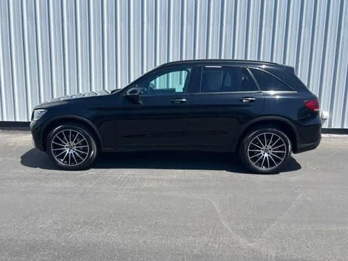 Black 2022 Mercedes-Benz GLC 300 Base