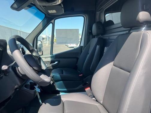 2025 Mercedes-Benz Sprinter 2500