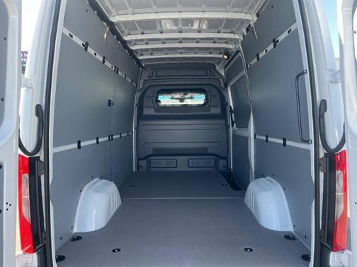 2025 Mercedes-Benz Sprinter 2500